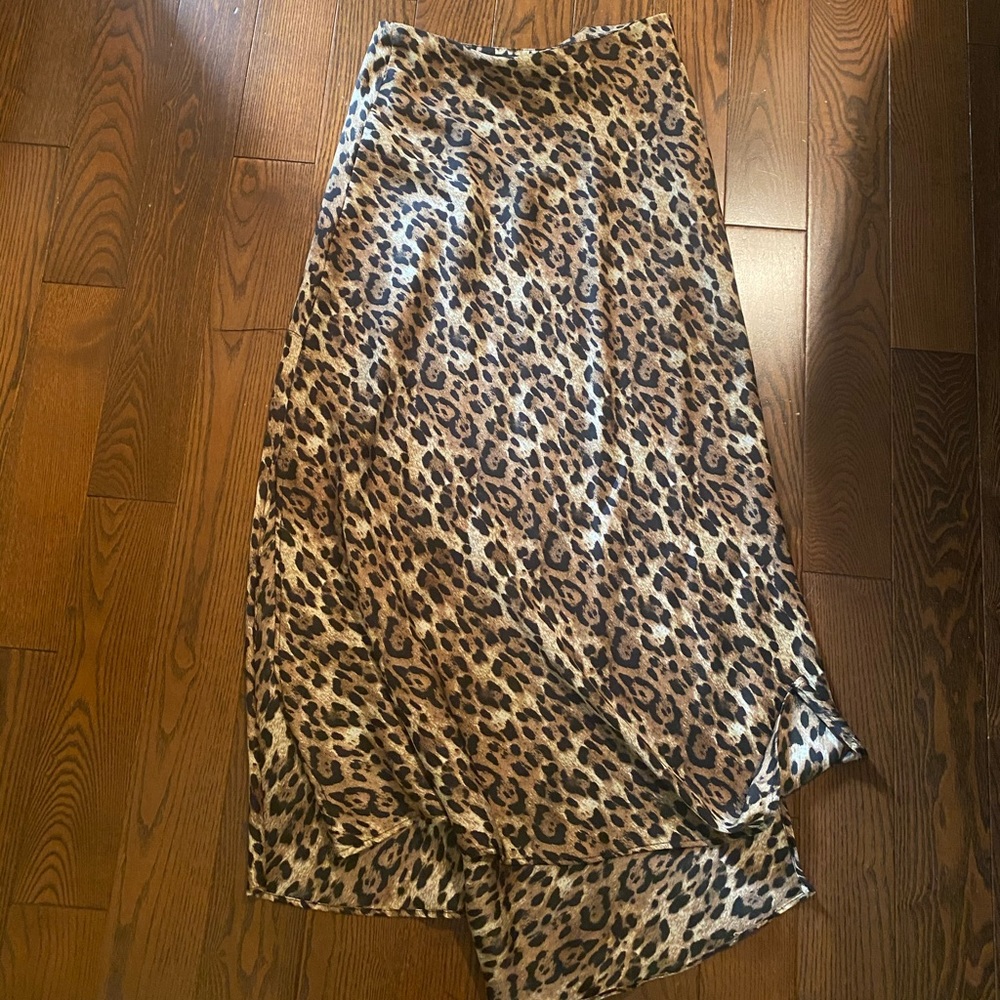 Zara silk long skirt cheetah size XS
